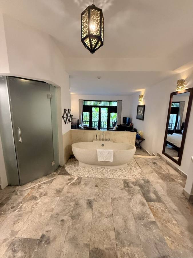 Badewanne im Zimmer