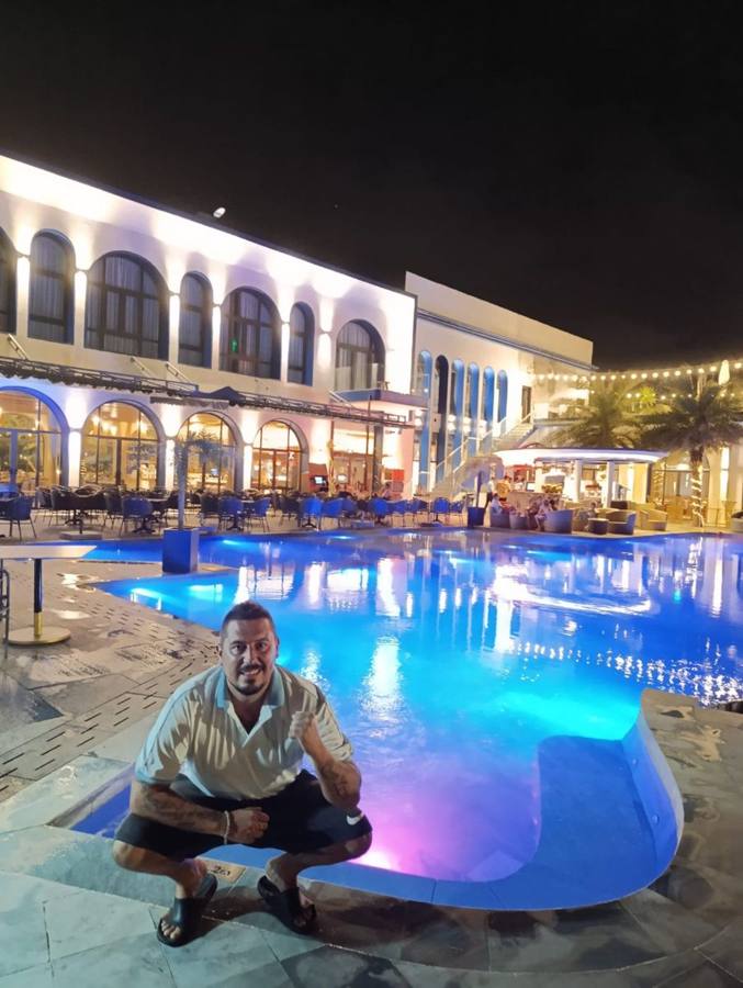 Pool bei Nacht